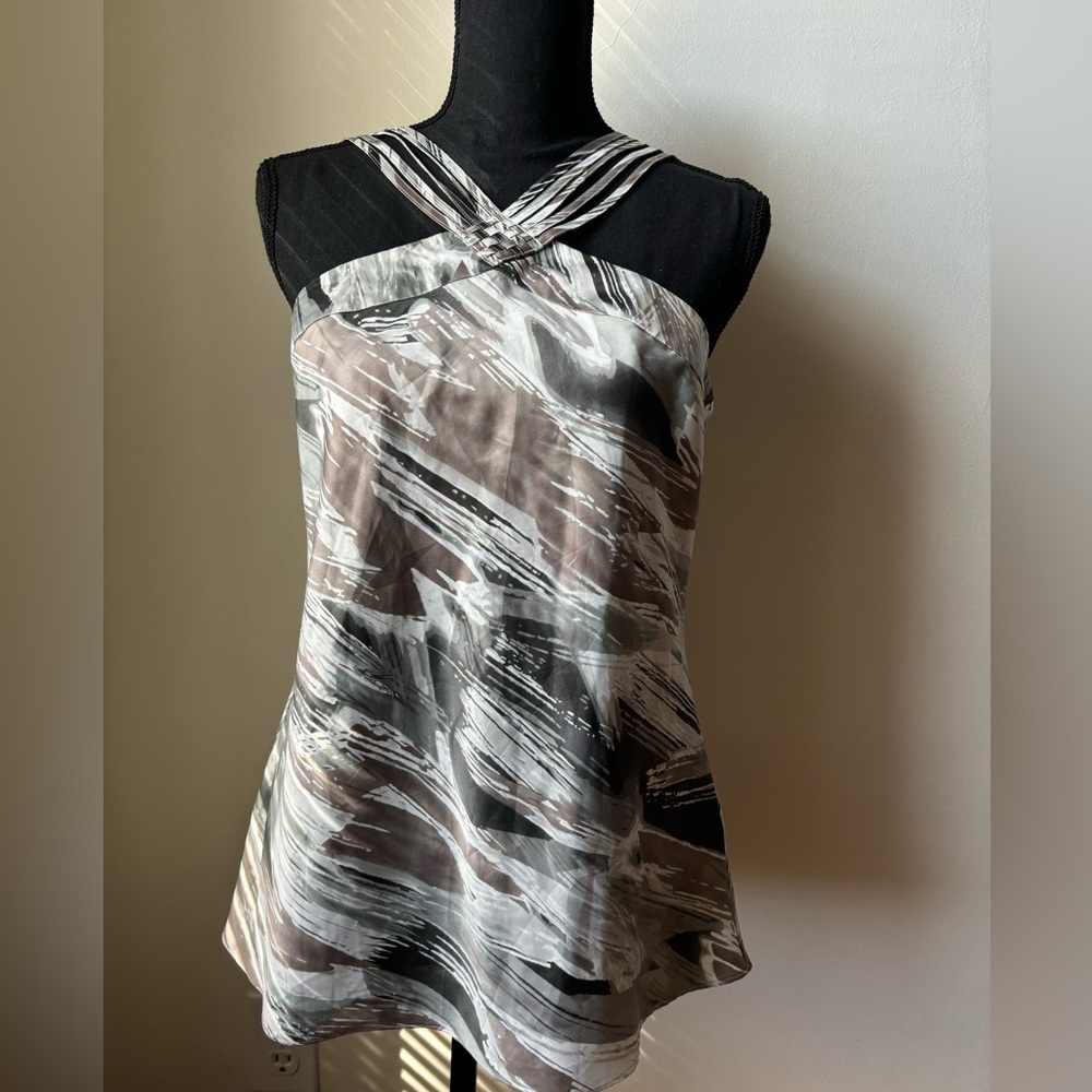 Banana Republic- Cute Crisscross Top Size-M- Multi-color-Ladies-Great Pre-Owned.